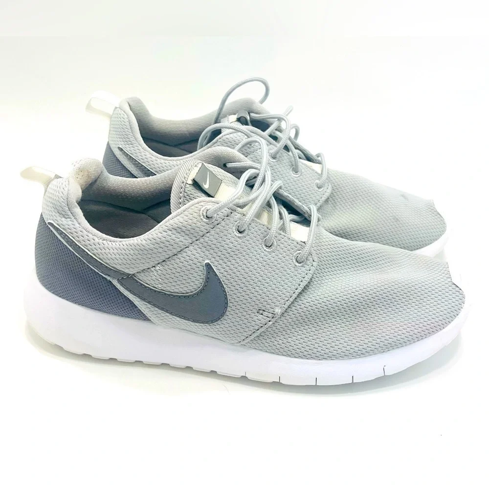 Nike Roshe One (GS) Wolf Grey White Youth Size 6Y 599728-028 Running